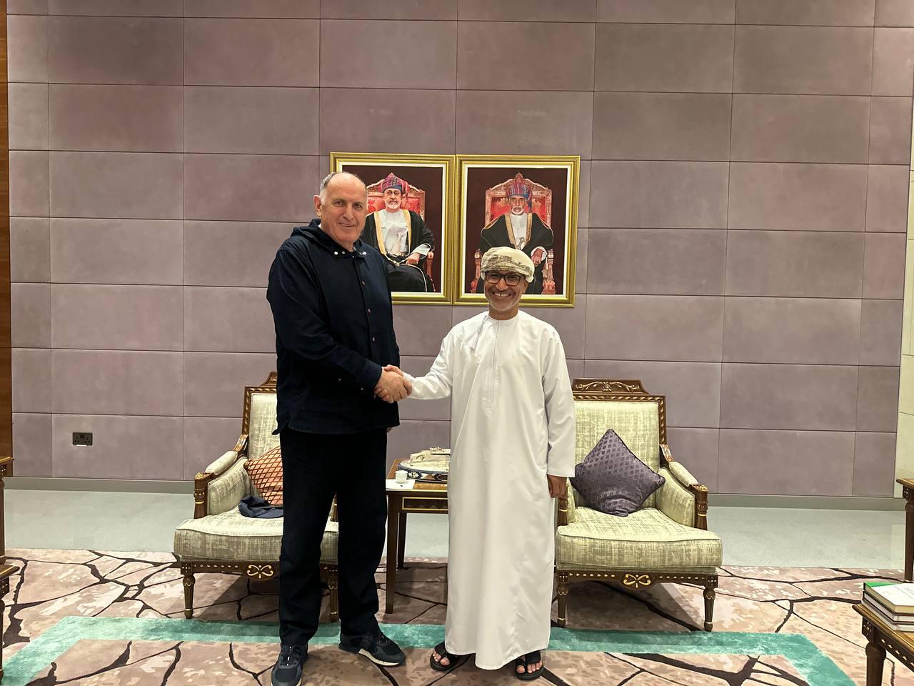 Премьер Дагестана прибыл в Оман с официальным визитом