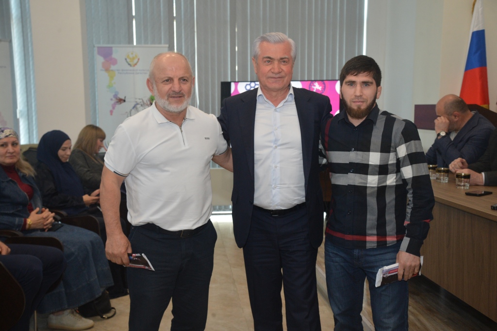 Чемпионов Европы по спортивной борьбе чествовали в Махачкале