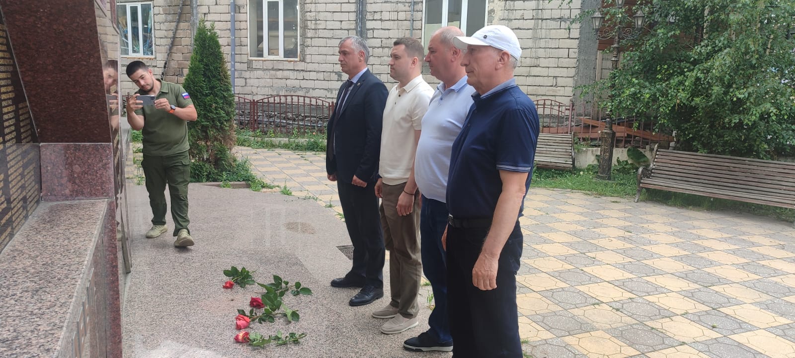 Артем Бичаев встретился с жителями Тляратинского района в рамках рабочего визита