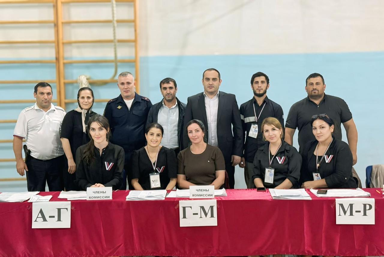 Глава Каякентского района Магомед Эльдерханов посетил ряд избирательных участков