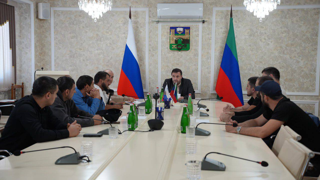 Глава Хасавюрта взял на личный контроль вопросы социальной поддержки участников СВО