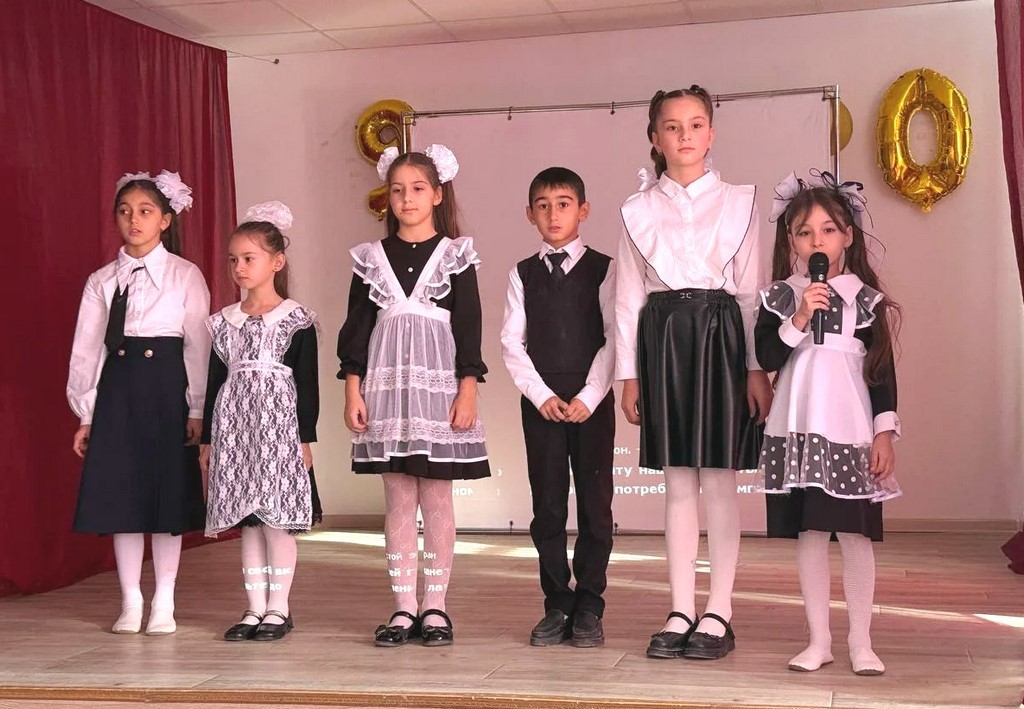 Совхозная школа Кизлярского района отметила свой 90-летний юбилей