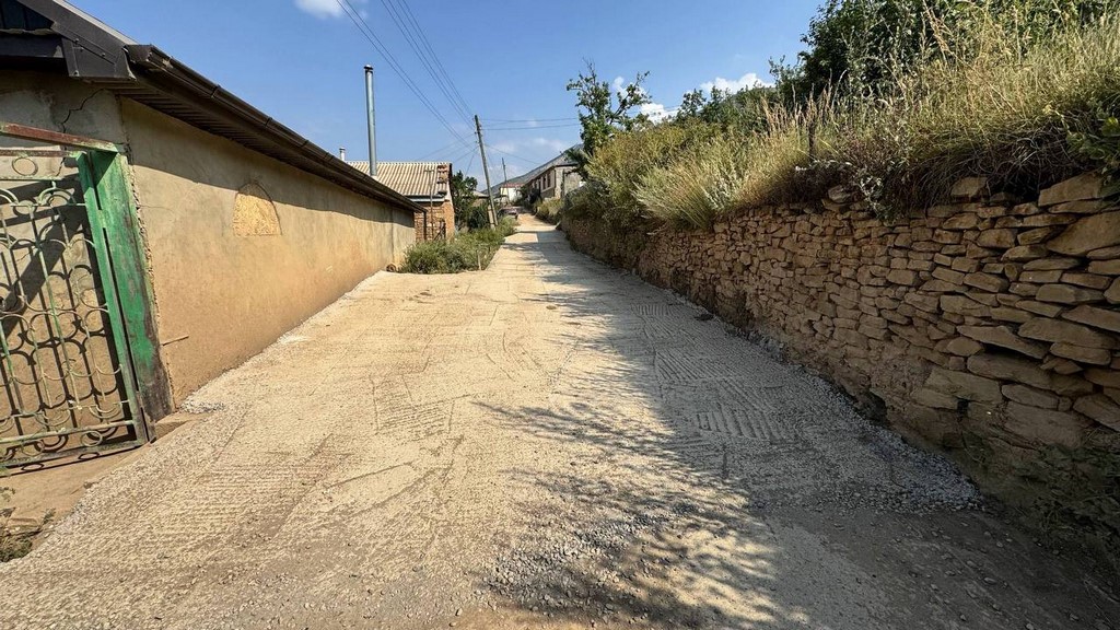 В селе Гооре Шамильского района начали бетонировать улицу