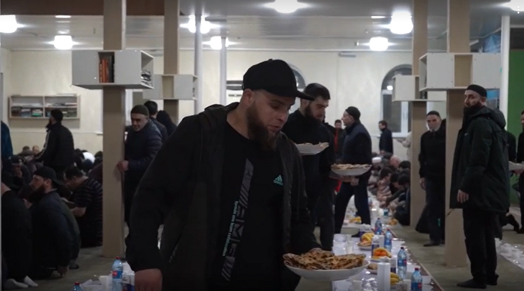 В Дербенте прошел ежегодный ифтар от Сулеймана Керимова