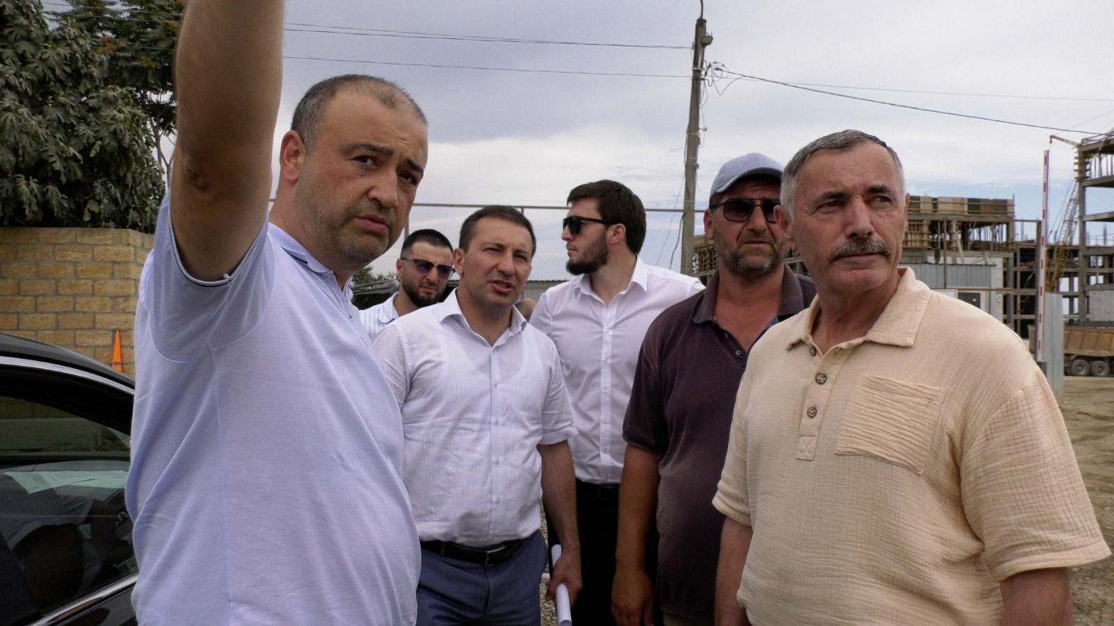 Ханлар Пашабеков проверил ход реконструкции по улице Аваин-Булаг в Дербенте