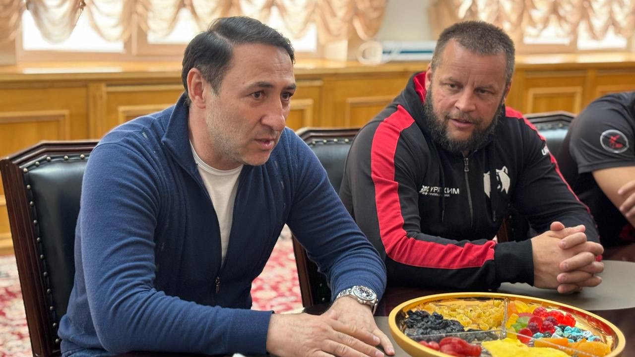 Единороссы Избербаша организовали встречу с заслуженным тренером России Сергеем Матвеевым