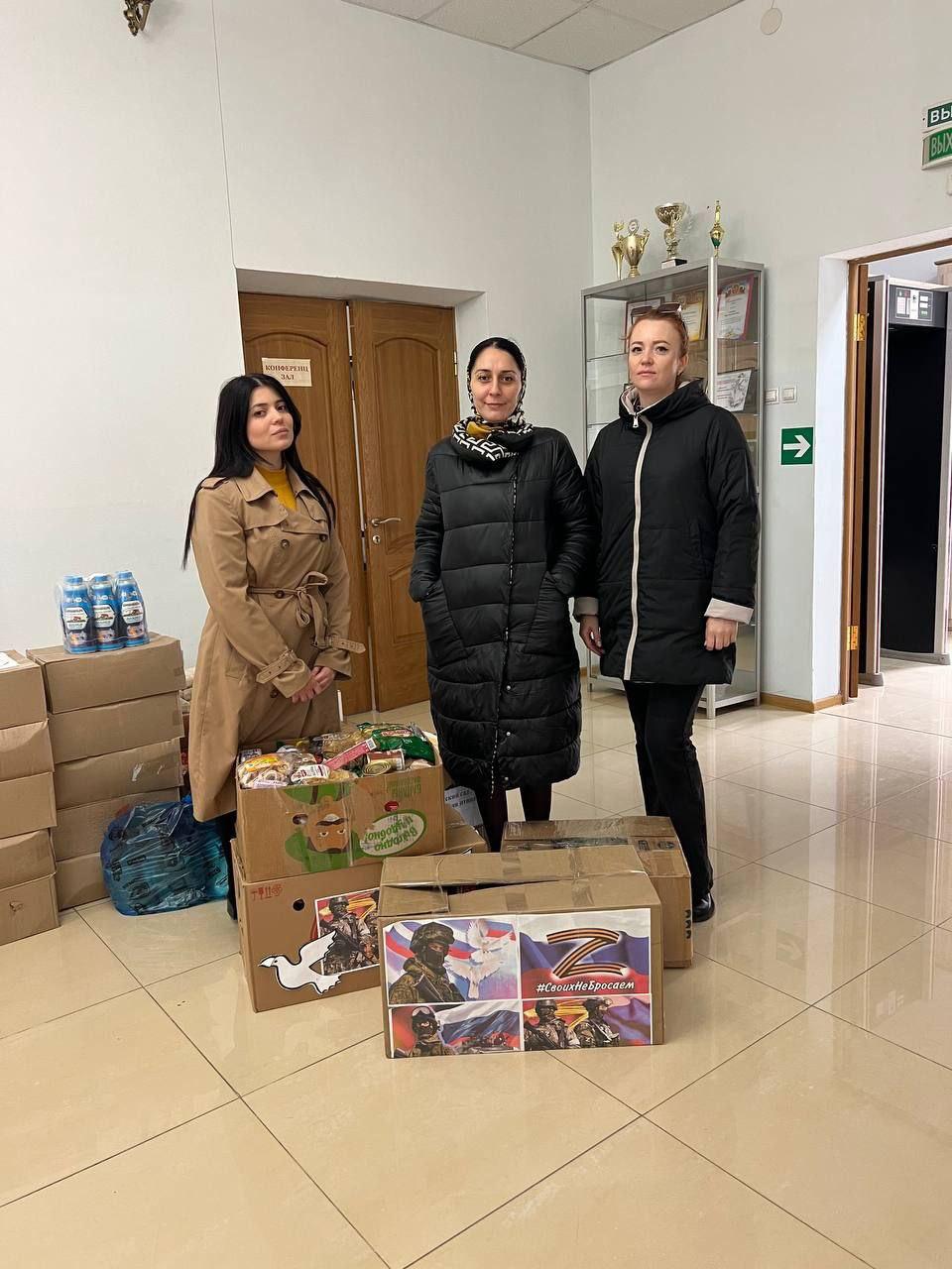 В Кизляре готовят к отправке десятки тонн гуманитарной помощи бойцам СВО