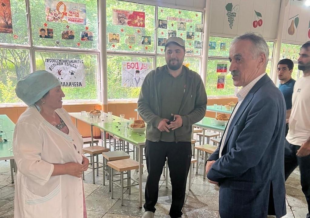 Нурбаганд Нурбагандов посетил лагерь для детей «Данко» в Буйнакском районе