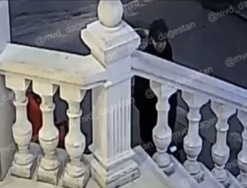 Махачкалинец украл велосипед у доставщика еды