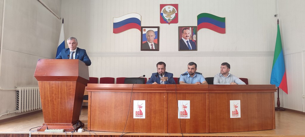 Мурад Рамазанов избран на должность главы Тляратинского района