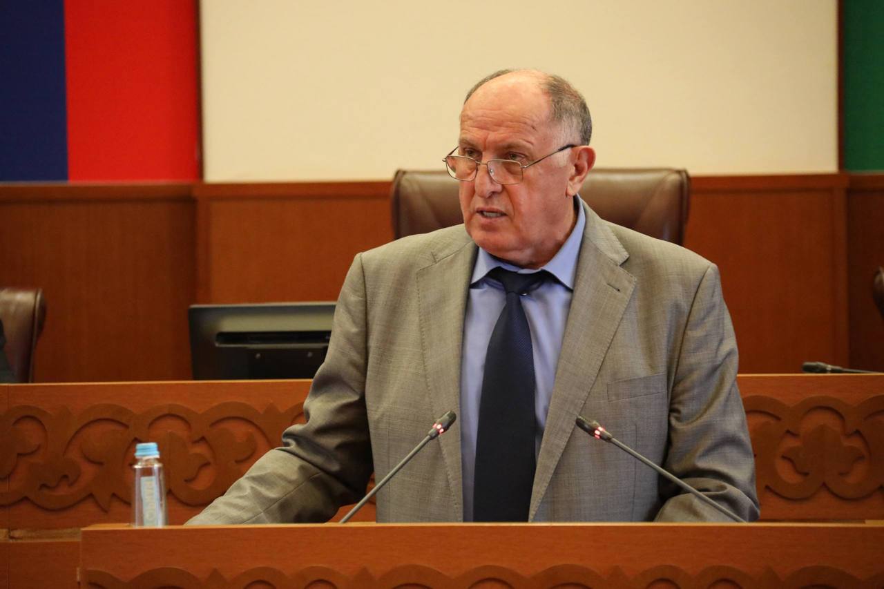 Абдулмуслим Абдулмуслимов прокомментировал работу парламентского корпуса республики