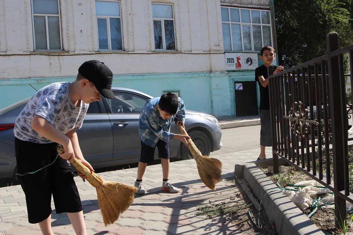 Более 7 тысяч жителей Кизляра приняли участие в субботнике