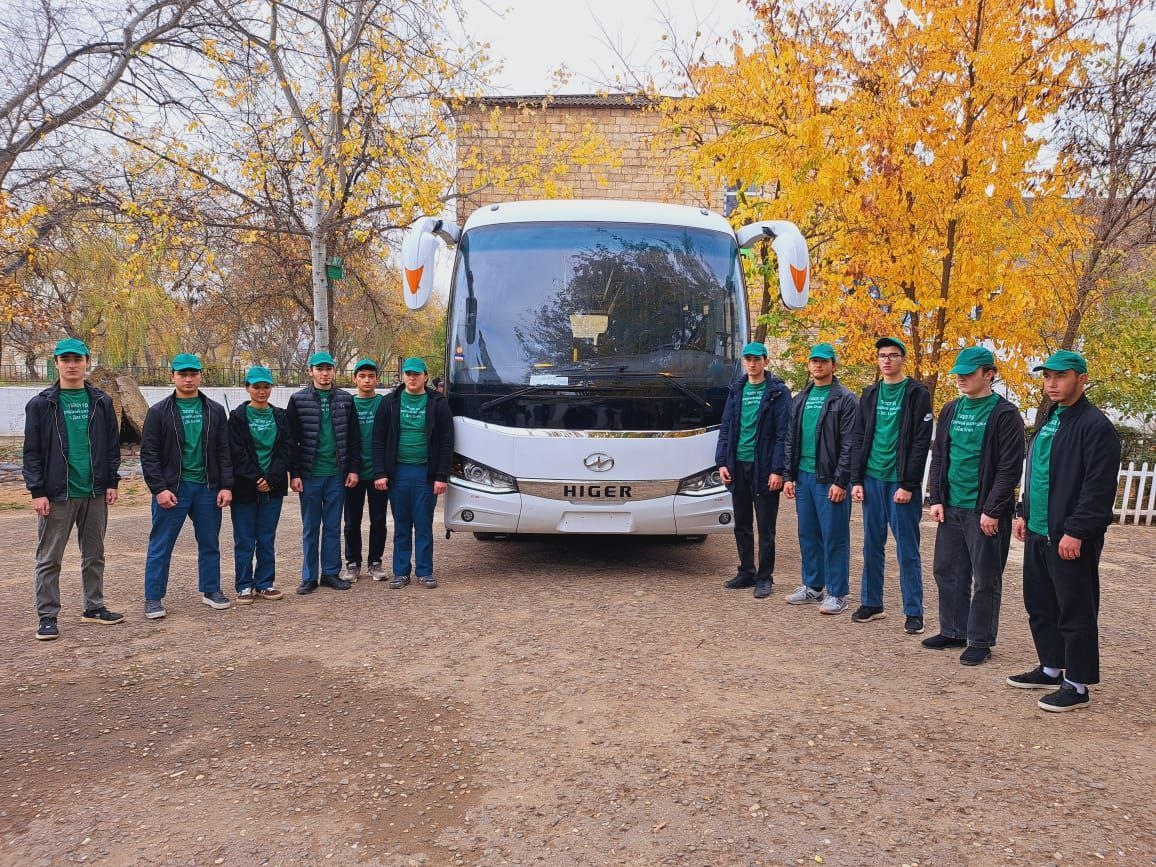 Аграрный колледж Дагестанских Огней получил современный автобус от Минсельхозпрода РД