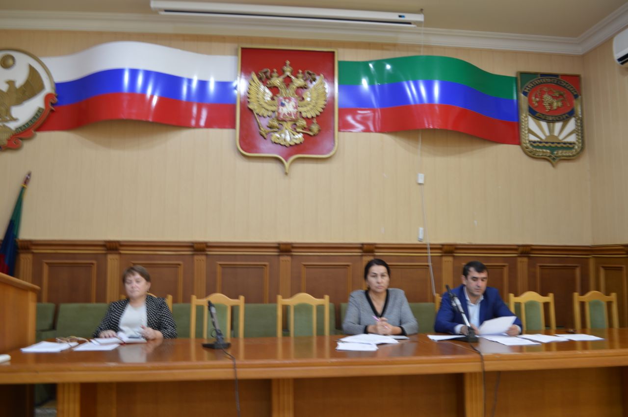 Рабочая неделя администрации района началась с обсуждения ключевых вопросов