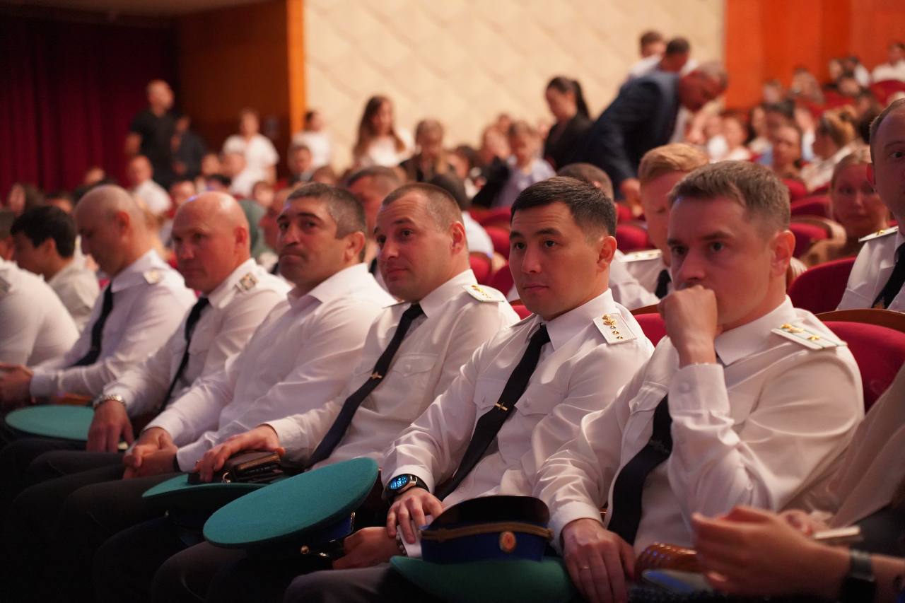 В Русском театре Махачкалы прошло празднование Дня пограничника