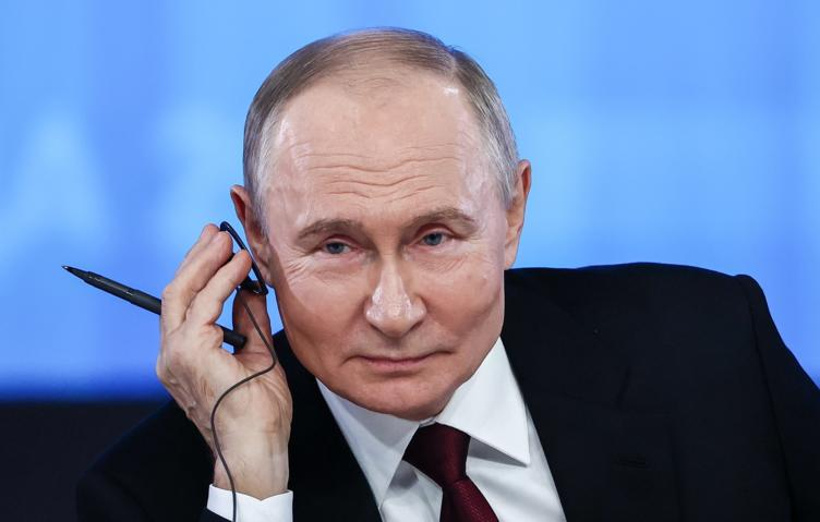 К прямой линии с Путиным поступило более 1 млн обращений