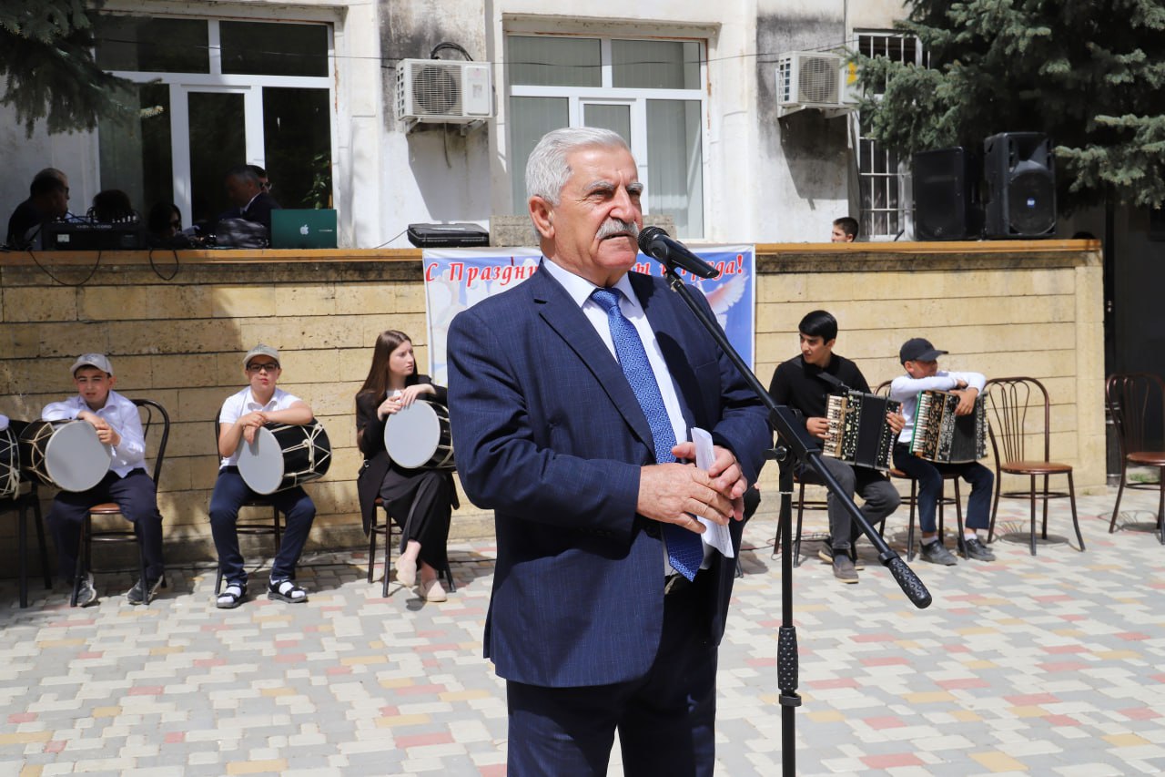 Глава Табасаранского района поздравил жителей с Праздником труда