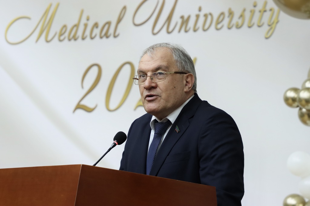 Выпускникам педиатрического факультета Даггосмедуниверситета вручили дипломы