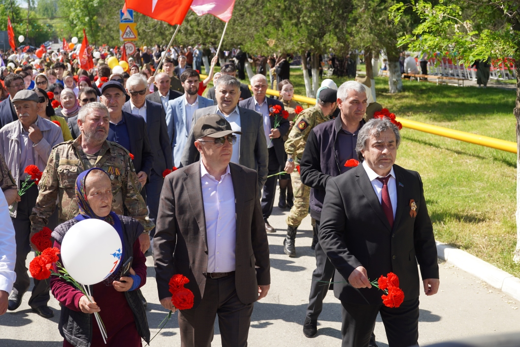 В поселке Бавтугае прошло шествие Бессмертного полка