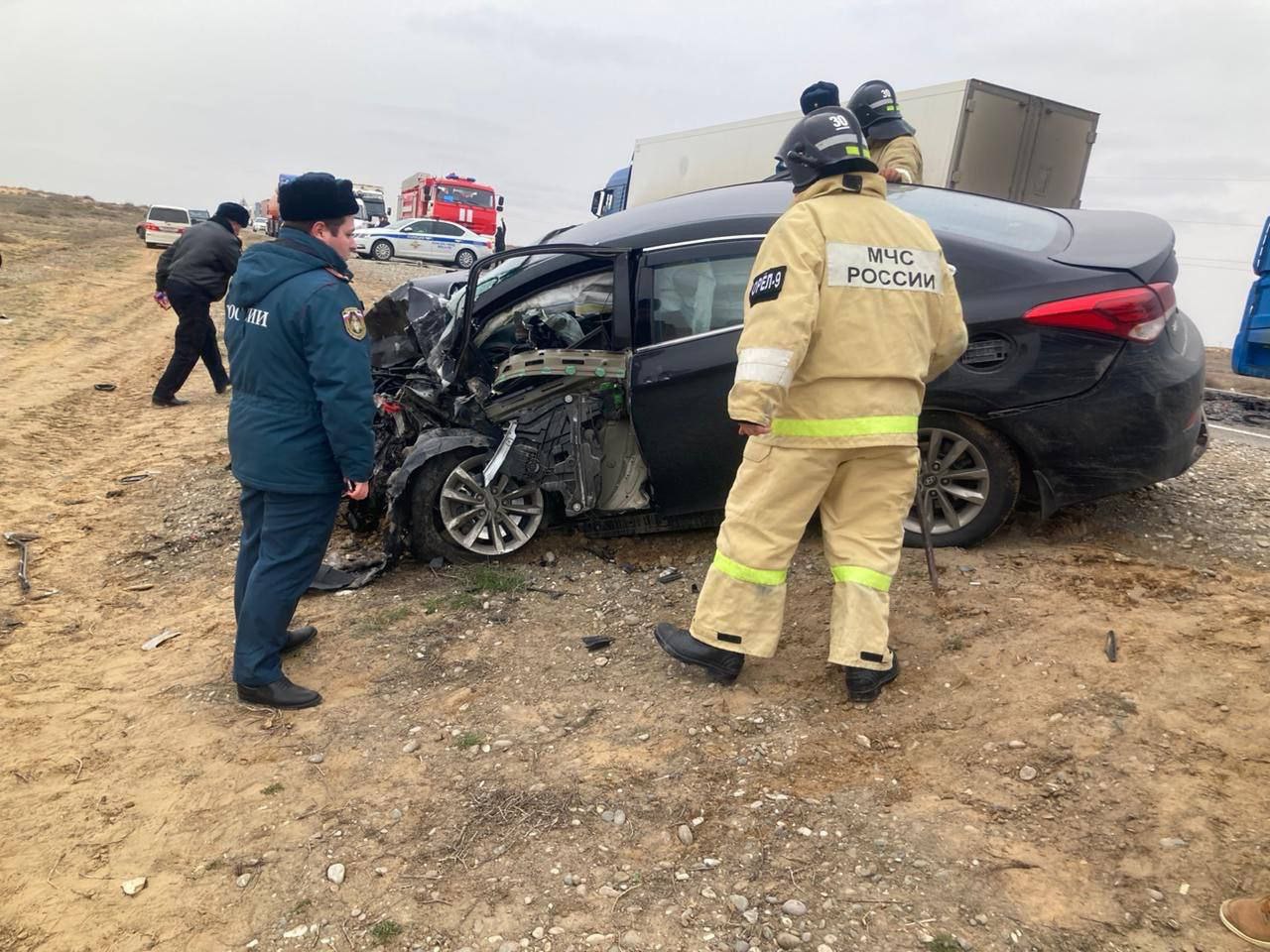 Два человека погибли в тройном ДТП с грузовиком в Дагестане