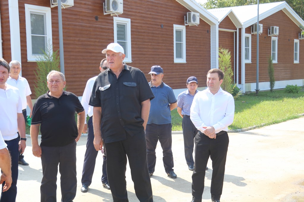 Абдулмуслим Абдулмуслимов посетил новый агротуристический комплекс на юге Дагестана