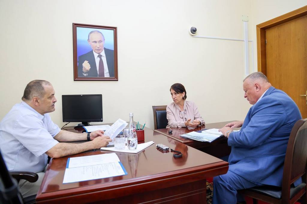 Глава Дагестана поручил оказать семье участника СВО помощь в газификации дома