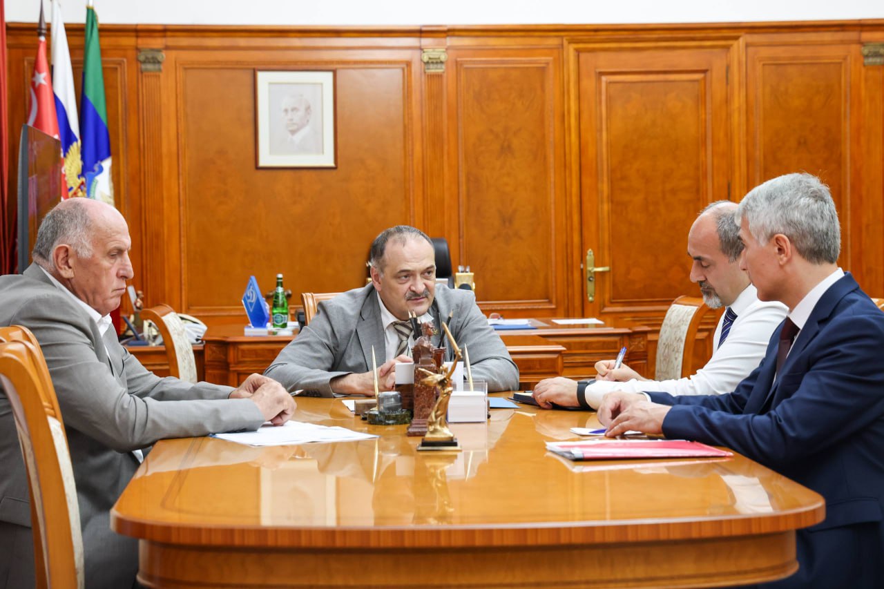 Сергей Меликов встретился с врио ректора ДагГАУ Шихрагимом Кутаевым