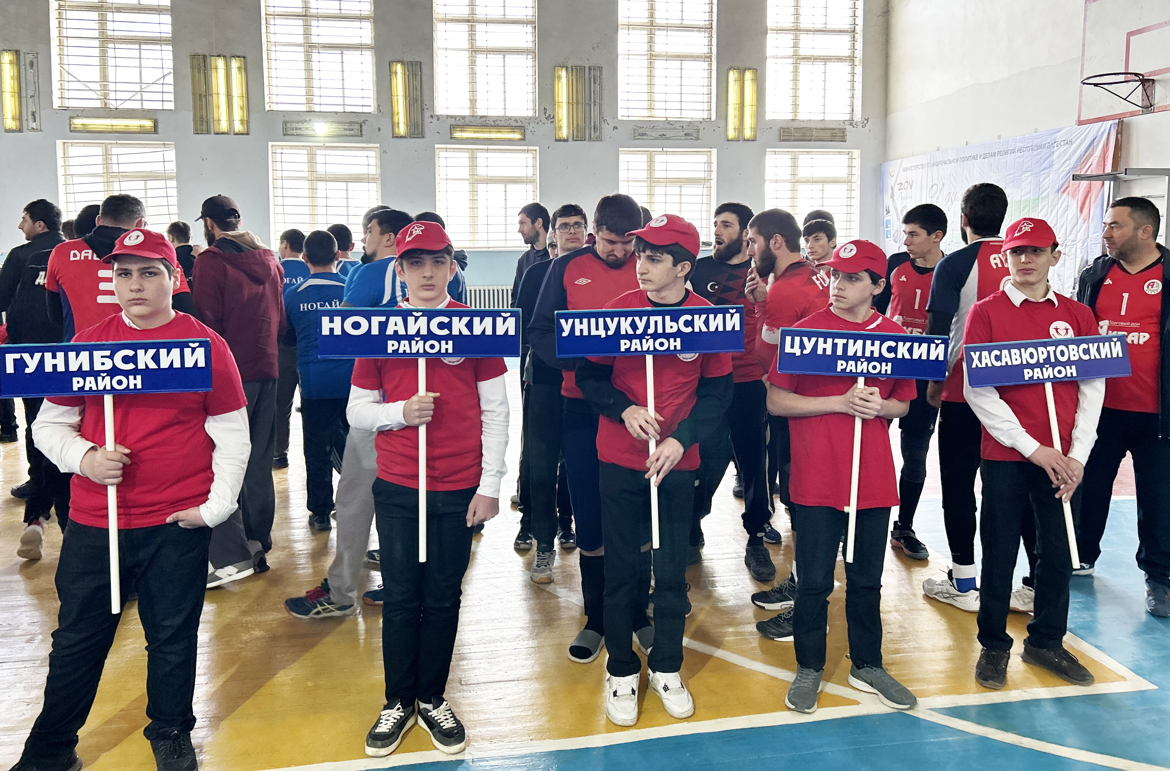 Турнир по волейболу памяти ветерана МВД Магомеда Алиомарова прошел в Тарумовке