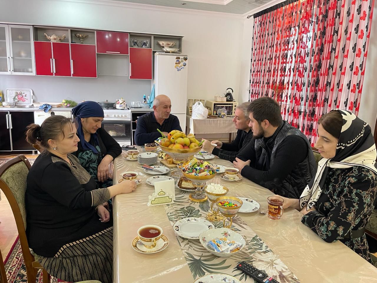 Руководитель Дагинформа поздравил семьи погибших в СВО