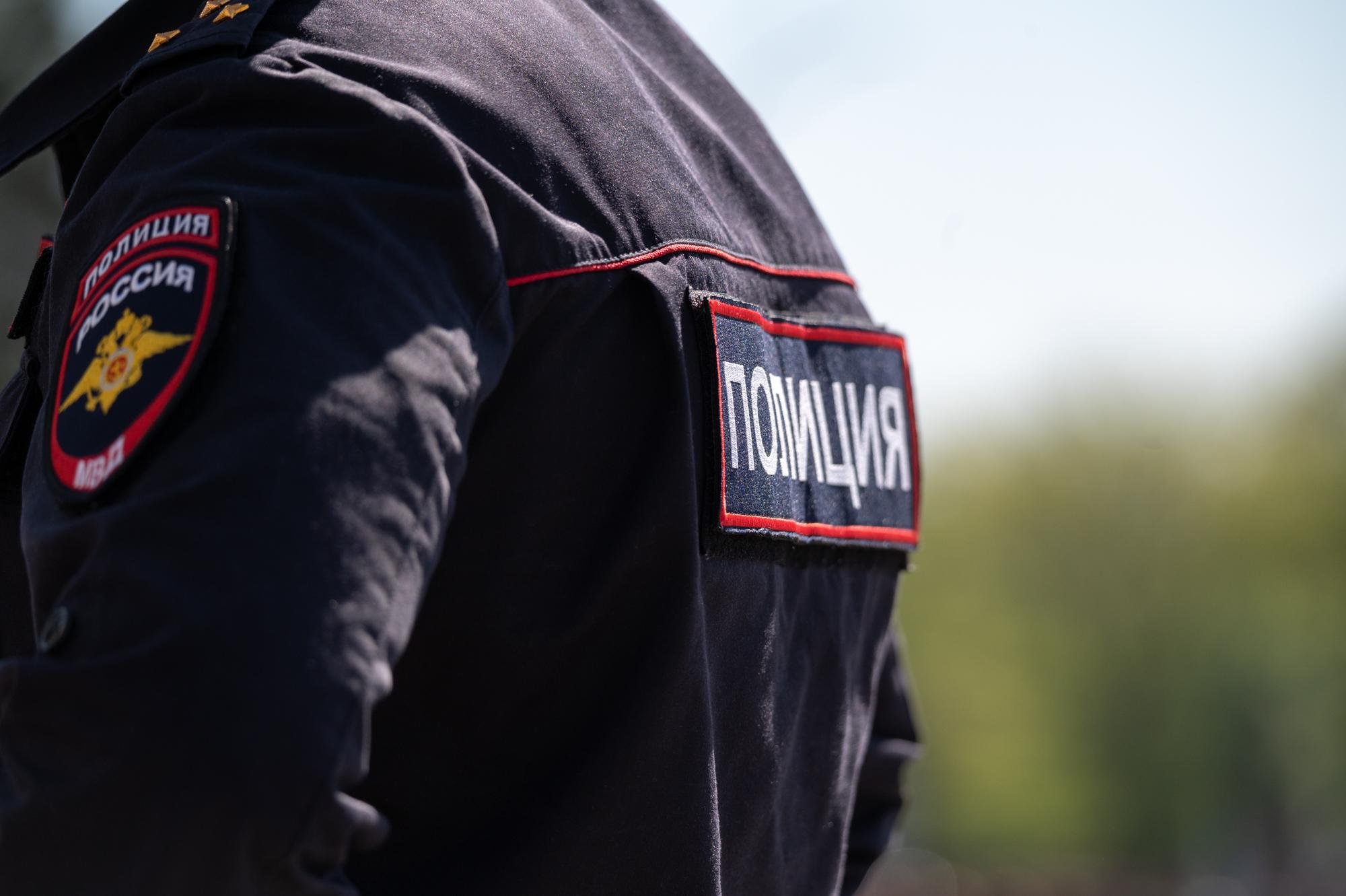 У пенсионерки в Дагестане во время ремонта в доме рабочий украл телефон