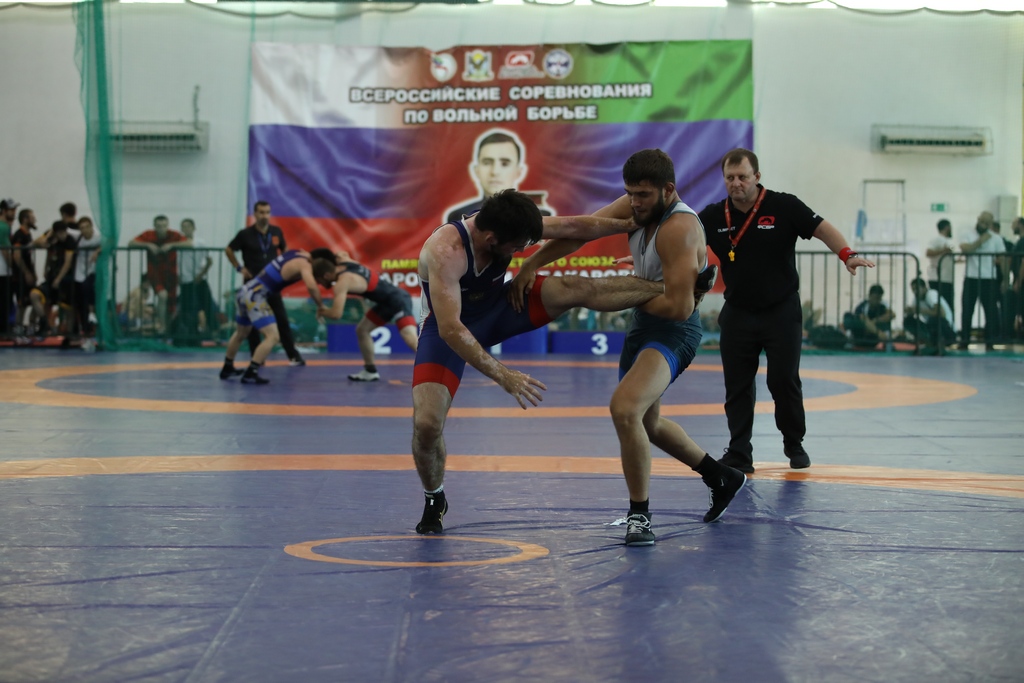 Определены первые победители борцовского турнира памяти Кади Абакарова