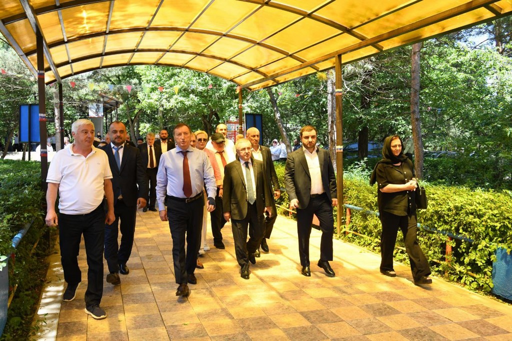 Заур Аскендеров находится с рабочей поездкой в Буйнакском районе