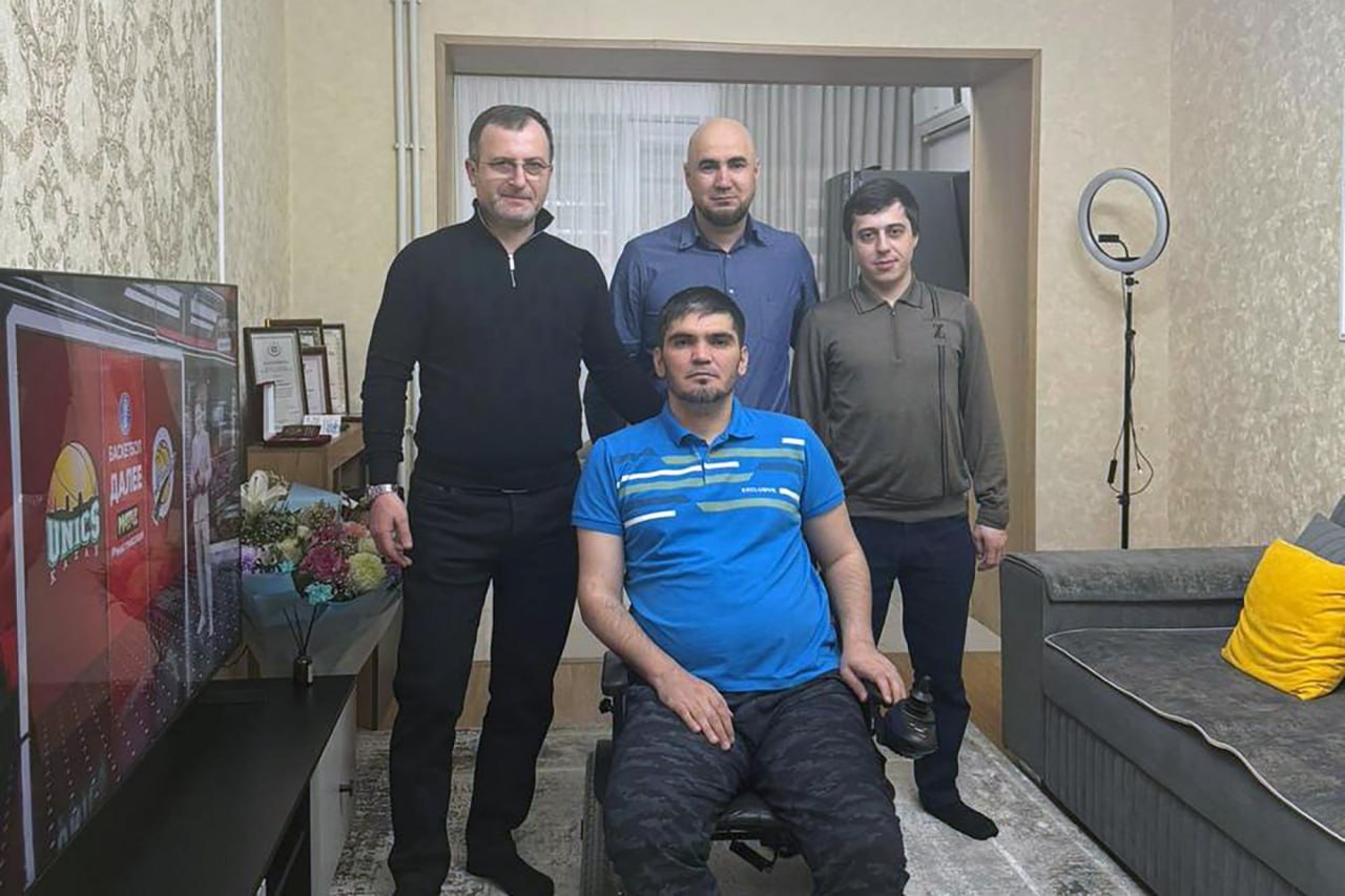 Депутаты парламента Дагестана в Махачкале навестили участника СВО