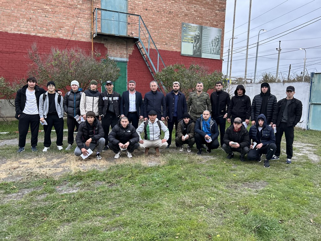 Срочники из Тарумовского района отправились на службу в Российскую армию