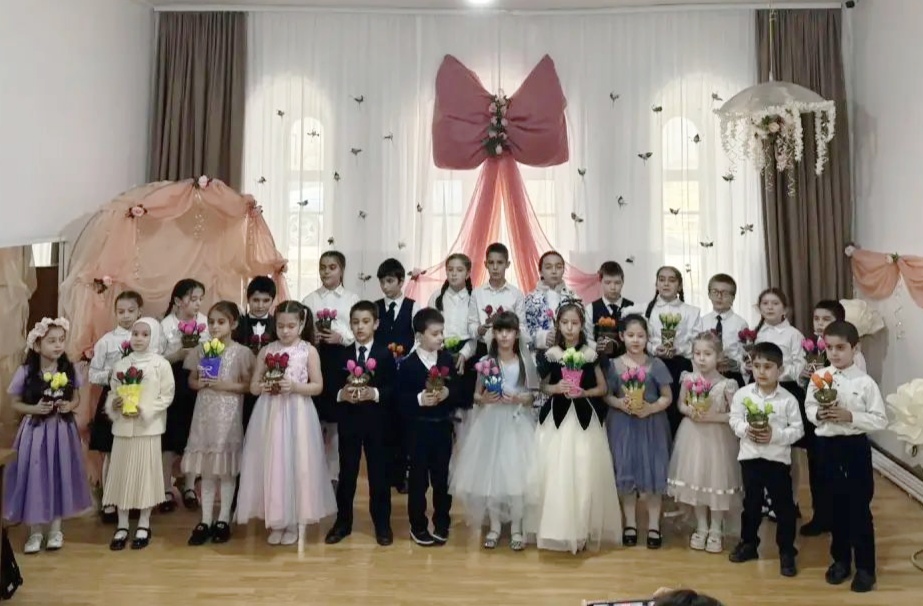 В гунибском центре дополнительного образования прошел праздник ко Дню матери