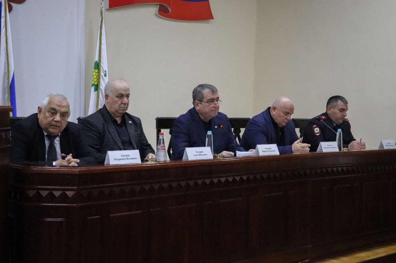 Более 200 человек задействованы в охране избирательных участков в Дербентском районе