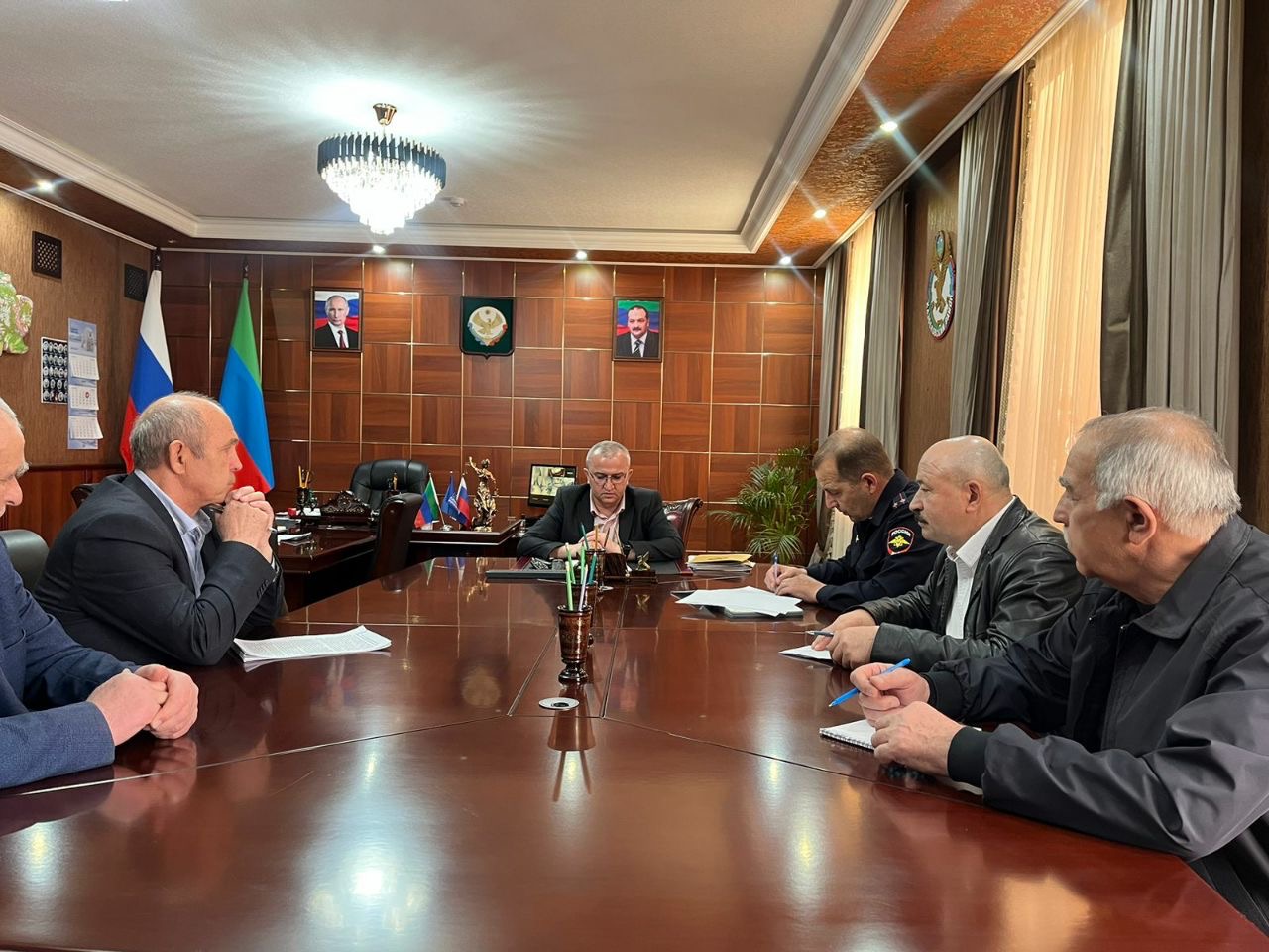 Вопросы противодействия коррупции обсудили в Казбековском районе