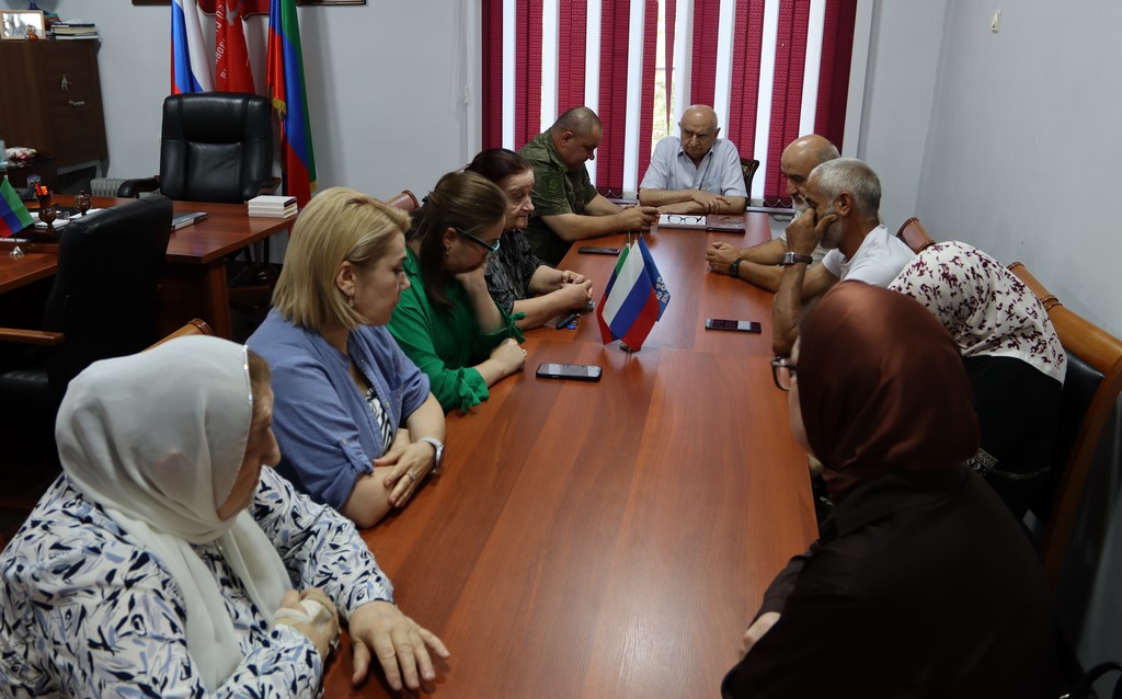 Семьям военнослужащих, погибших в СВО, вручили ордена Мужества