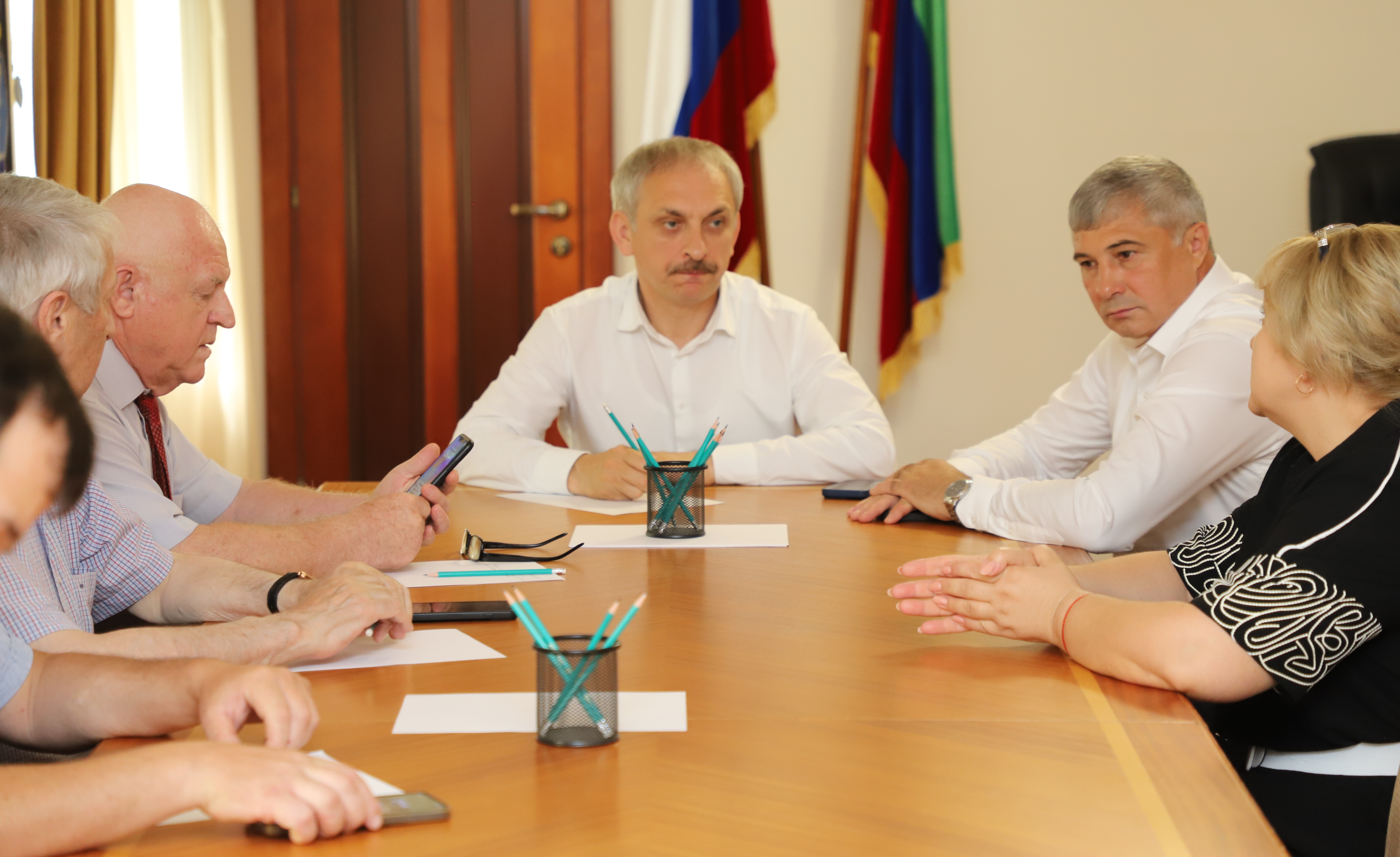 Энрик Муслимов и Аким Микиров провели совместный прием граждан