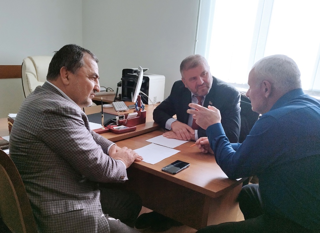Депутаты Народного Собрания РД провели выездной прием граждан в Гунибском районе