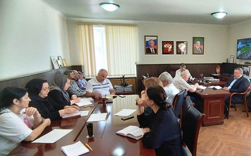 В Гунибском районе состоялось аппаратное совещание