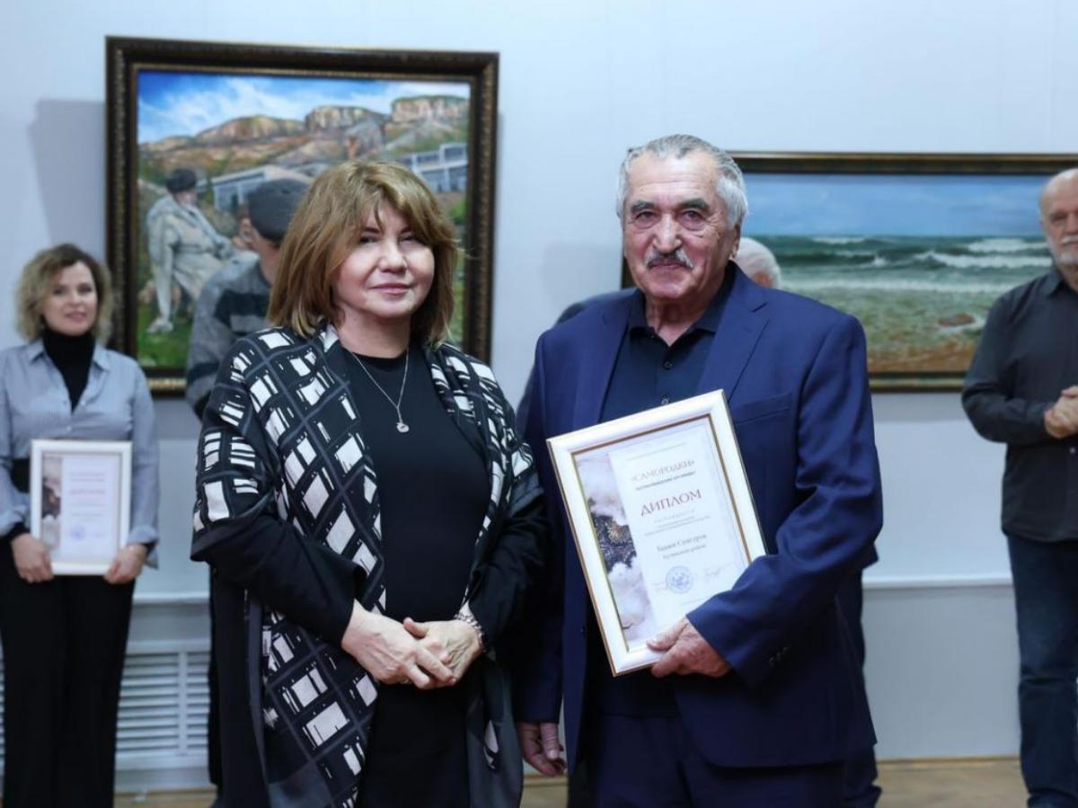 Выставка изобразительного искусства в рамках арт-проекта «Самородки» открылась в Махачкале