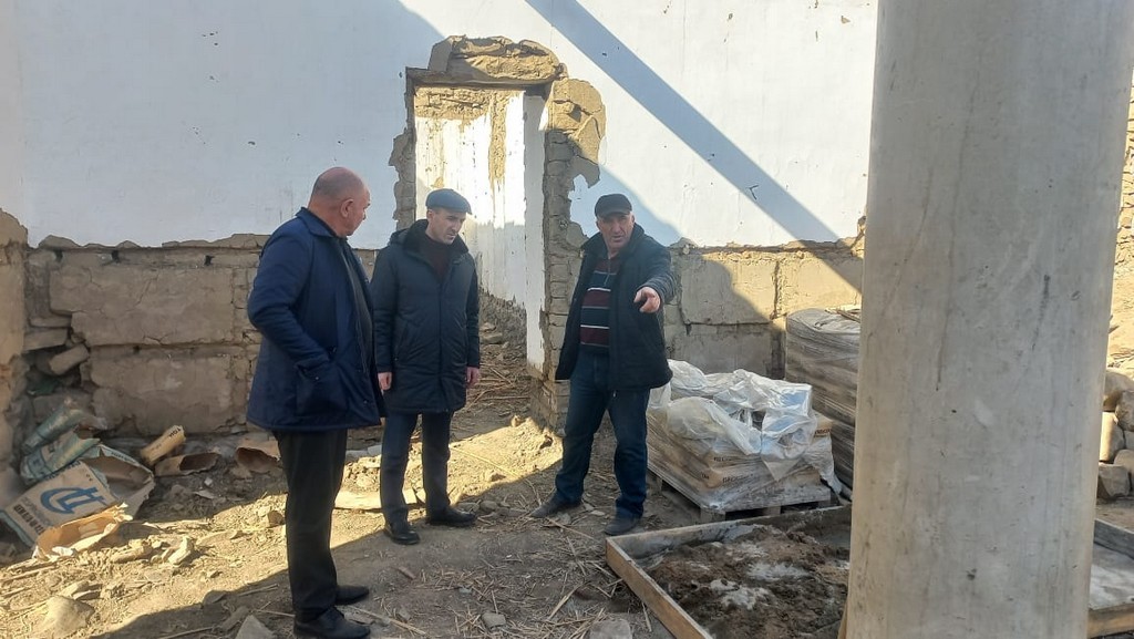 Глава Курахского района проверил ход капремонта Дома культуры в селе Ашаре
