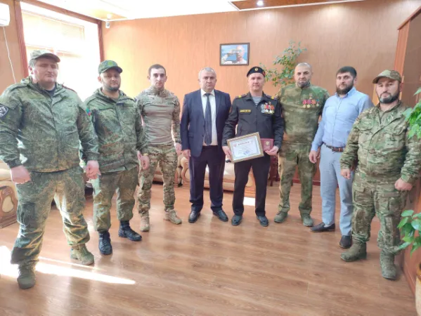 Глава Казбековского района провел встречу с участниками СВО