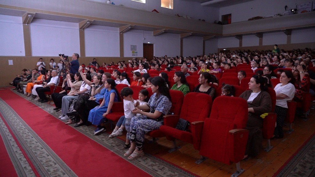 В Дербенте отметили 20-летие школы «Гном»