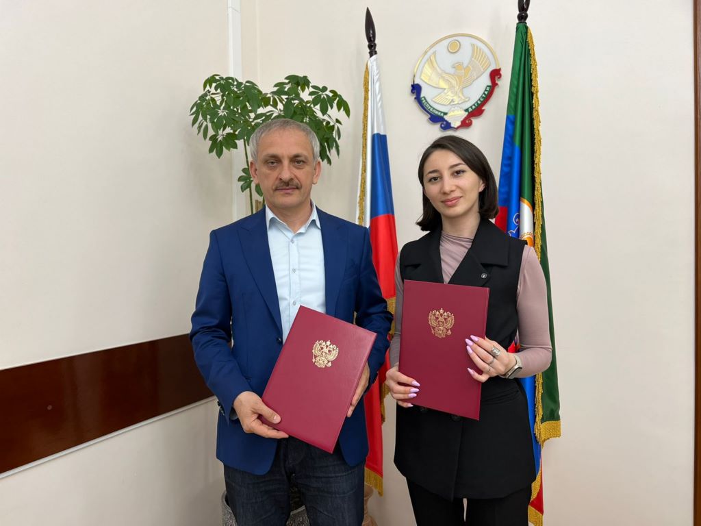 Российское общество «Знание» и Миннац РД подписали соглашение о сотрудничестве