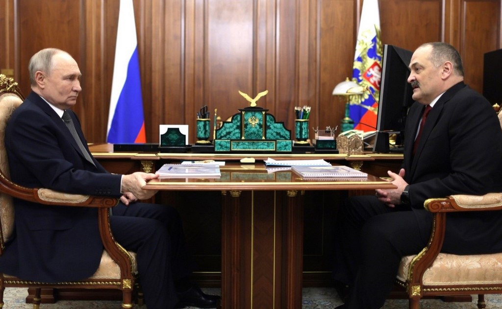 Сергей Меликов поздравил Владимира Путина с днем рождения