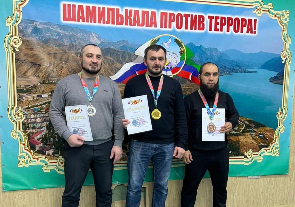 Уроженец Курахского района – бронзовый призер республиканского теннисного турнира