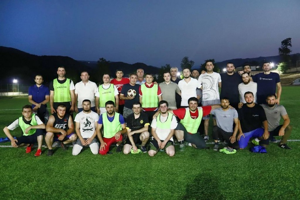 В Табасаранском районе ко Дню физкультурника провели товарищеский матч по футболу