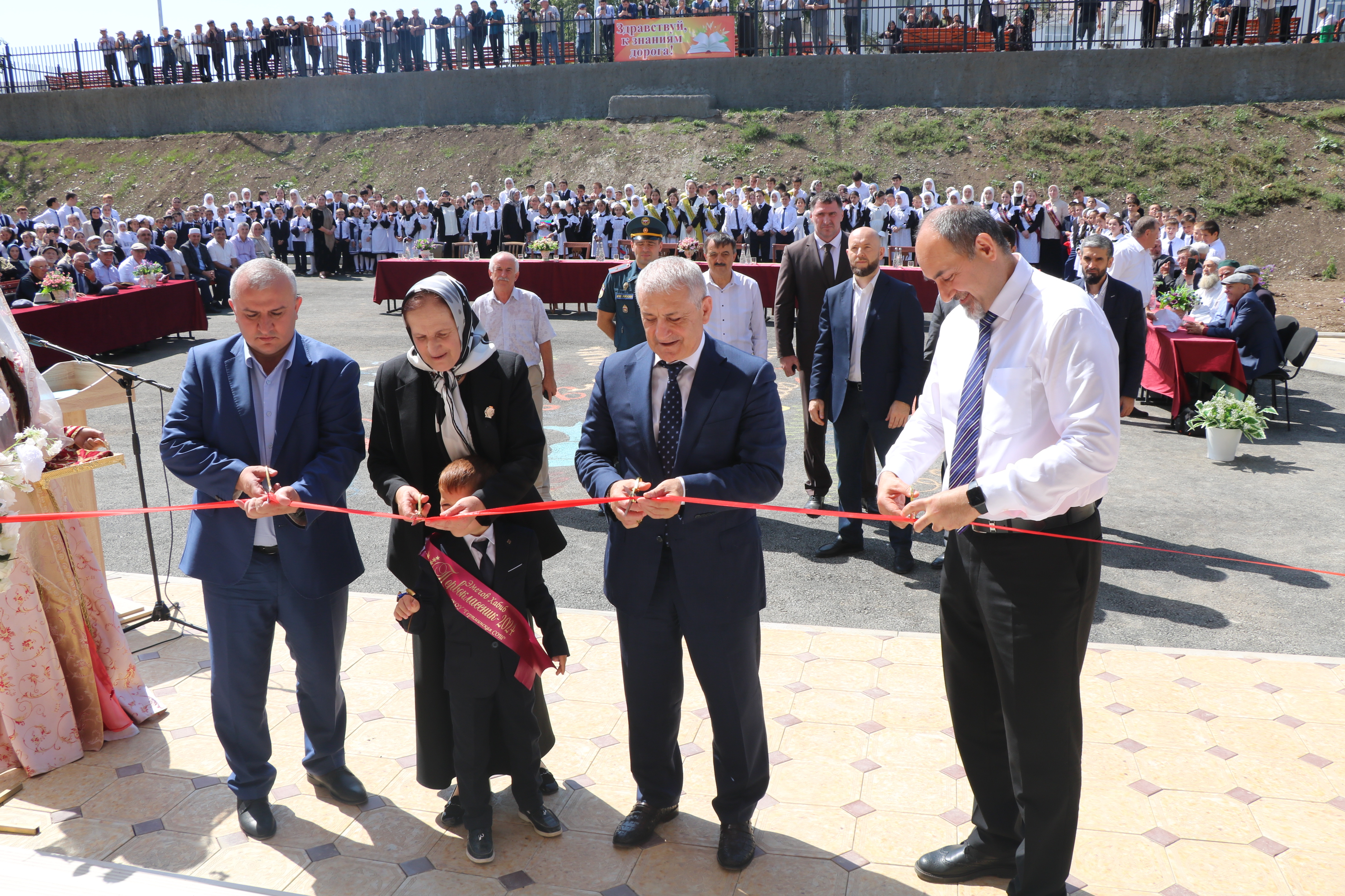 Новая школа открылась в Казбековском районе